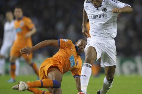 平博娱乐-德罗巴重返赛场，爆冷首场状态出色，法国队观众沸腾！